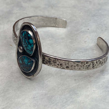 Load image into Gallery viewer, Tumbling Blue Braclet
